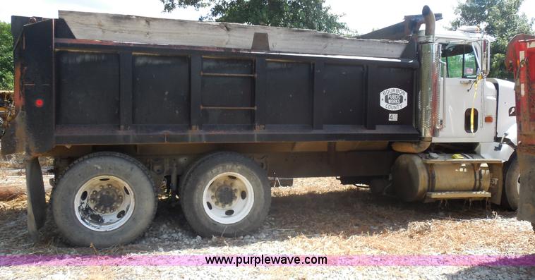 image for item H9758 1991 International 9400 dump truck