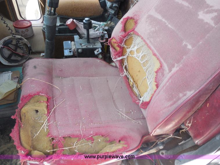 image for item H9758 1991 International 9400 dump truck