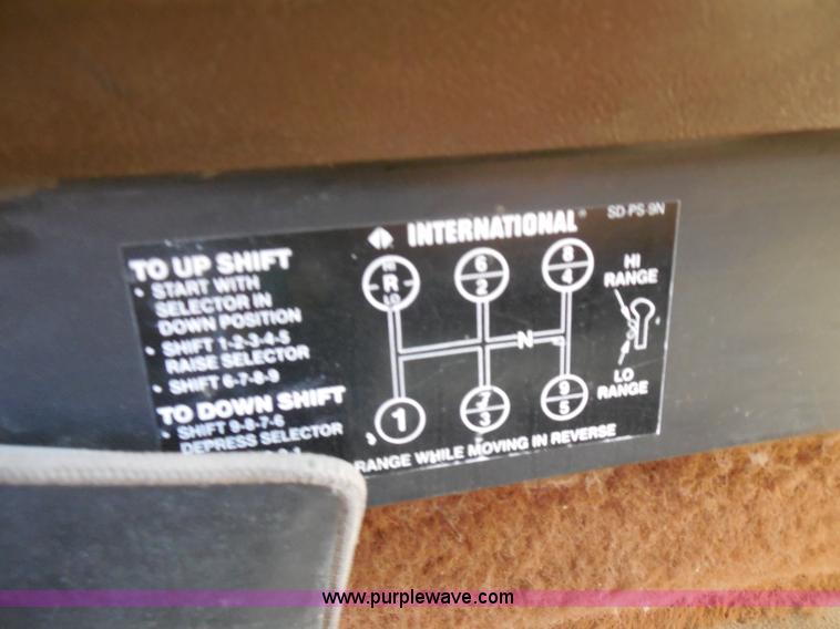 image for item H9758 1991 International 9400 dump truck