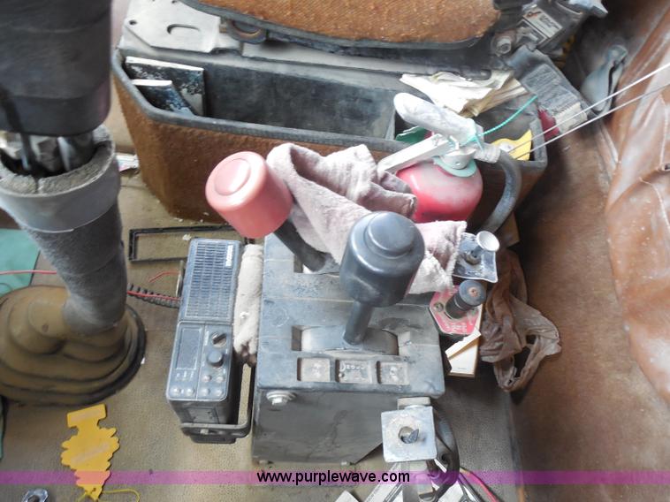 image for item H9758 1991 International 9400 dump truck