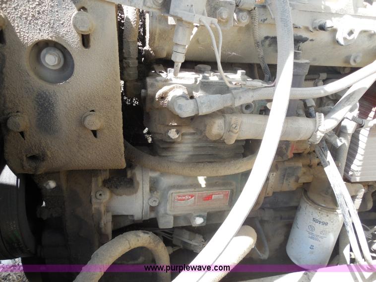 image for item H9758 1991 International 9400 dump truck