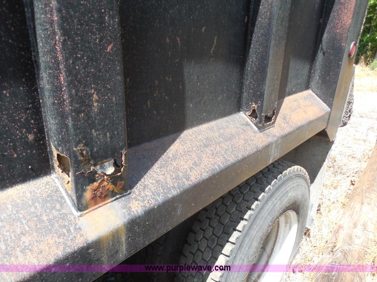 image for item H9758 1991 International 9400 dump truck