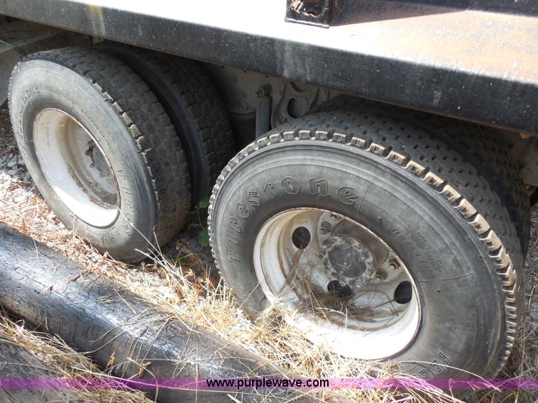 image for item H9758 1991 International 9400 dump truck