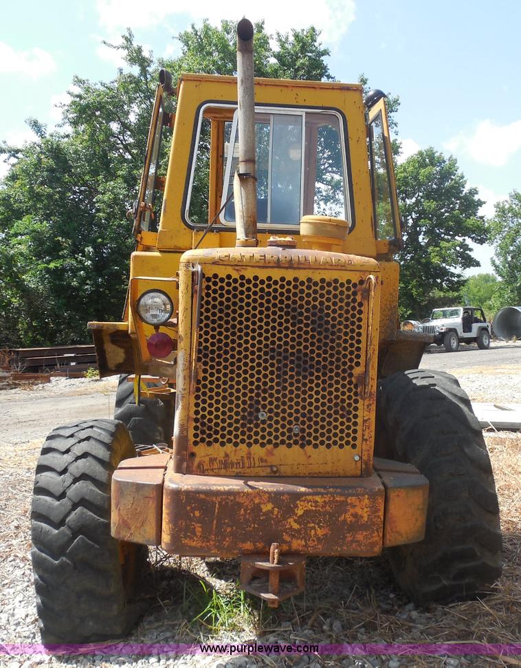 image for item H9759 1972 Caterpillar 930 loader