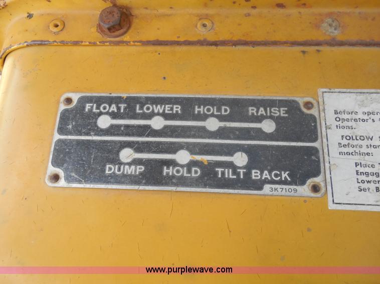 image for item H9759 1972 Caterpillar 930 loader