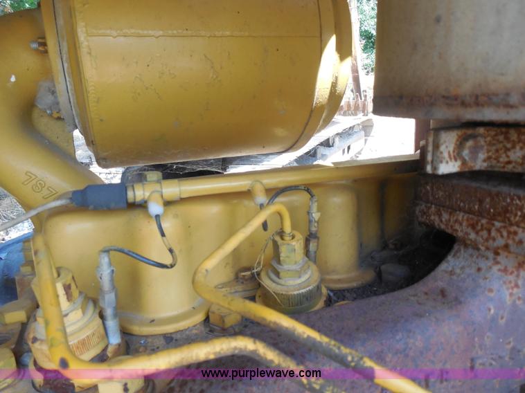 image for item H9759 1972 Caterpillar 930 loader