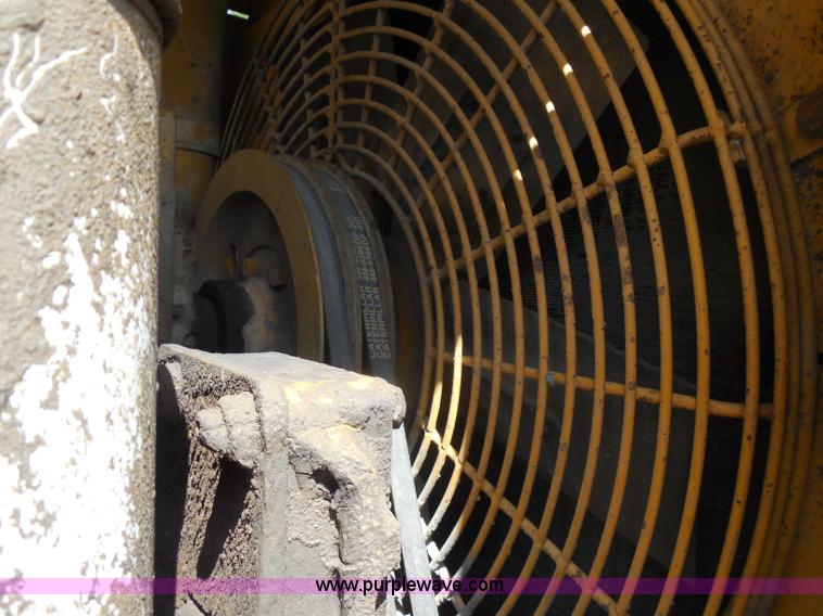 image for item H9759 1972 Caterpillar 930 loader