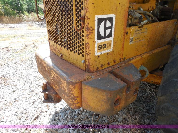image for item H9759 1972 Caterpillar 930 loader