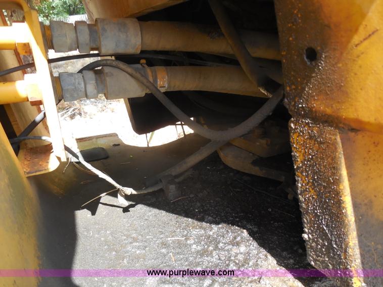 image for item H9759 1972 Caterpillar 930 loader
