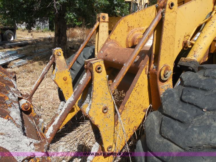 image for item H9759 1972 Caterpillar 930 loader