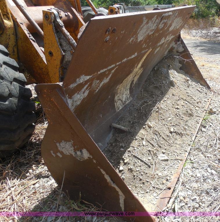 image for item H9759 1972 Caterpillar 930 loader