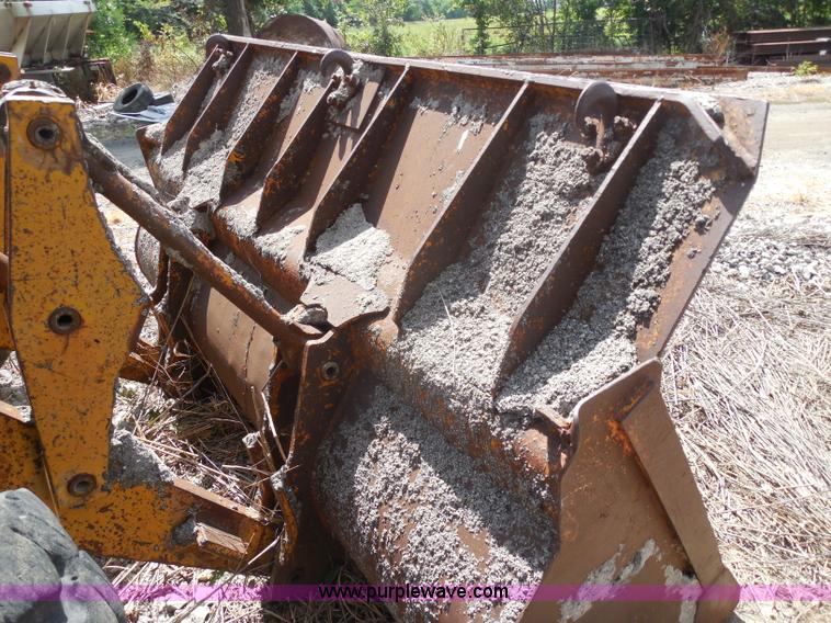 image for item H9759 1972 Caterpillar 930 loader