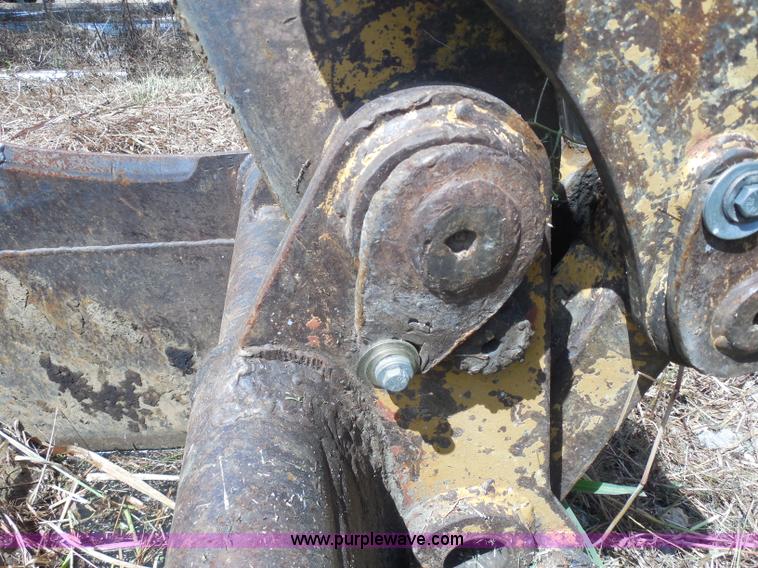 image for item H9760 1985 Caterpillar 211 LC excavator