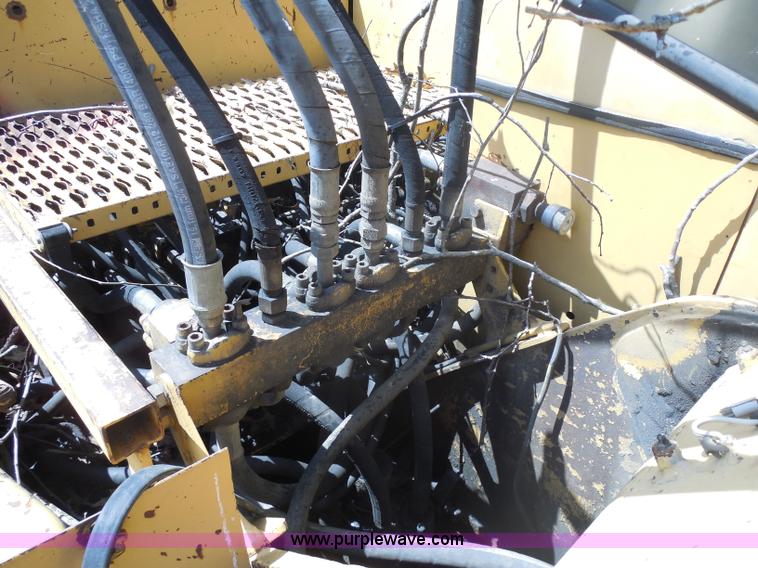 image for item H9760 1985 Caterpillar 211 LC excavator