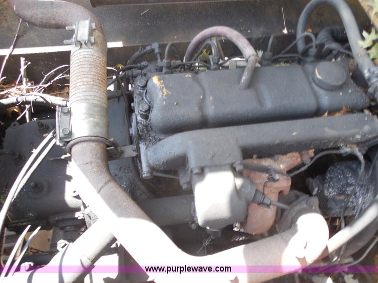 image for item H9760 1985 Caterpillar 211 LC excavator