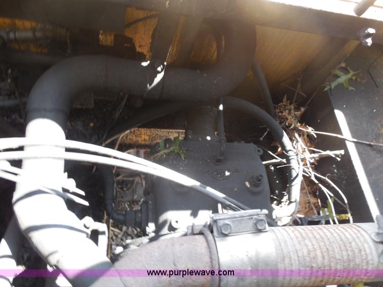 image for item H9760 1985 Caterpillar 211 LC excavator