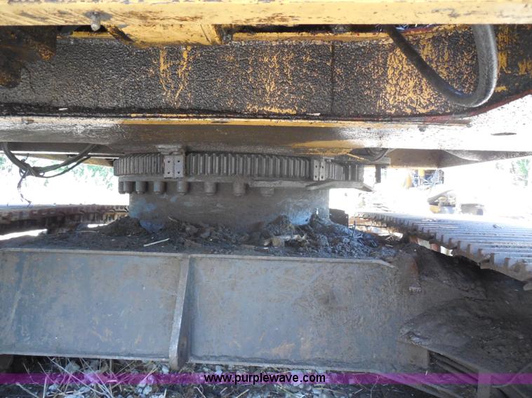 image for item H9760 1985 Caterpillar 211 LC excavator