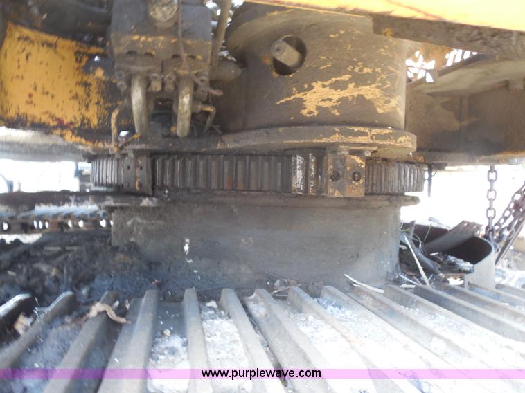 image for item H9760 1985 Caterpillar 211 LC excavator