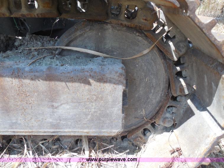 image for item H9760 1985 Caterpillar 211 LC excavator