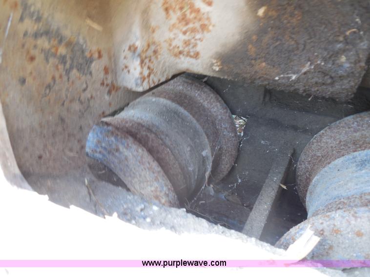 image for item H9760 1985 Caterpillar 211 LC excavator