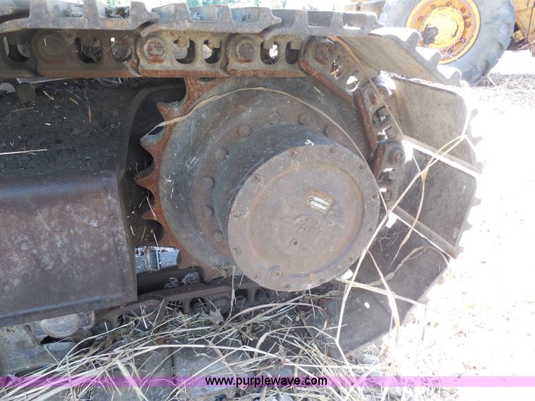 image for item H9760 1985 Caterpillar 211 LC excavator