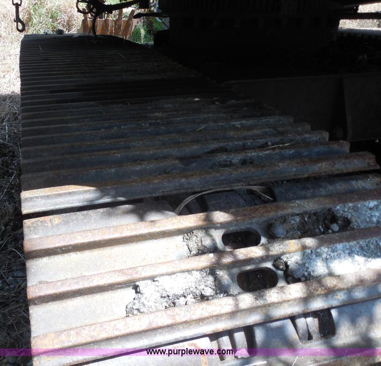 image for item H9760 1985 Caterpillar 211 LC excavator