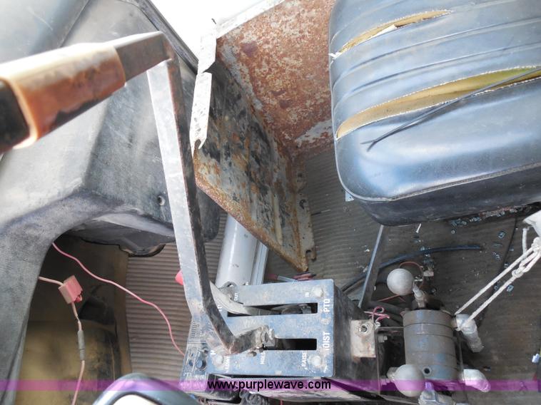 image for item H9761 1991 Ford LT8000 dump truck