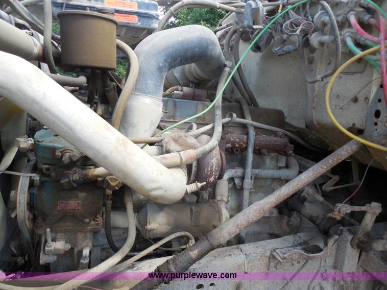 image for item H9761 1991 Ford LT8000 dump truck