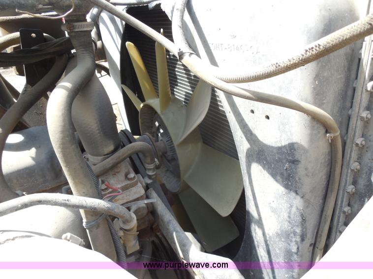 image for item H9761 1991 Ford LT8000 dump truck