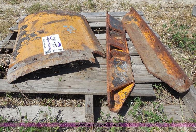 John Deere 770A motor grader blade extension in Washington, KS Item