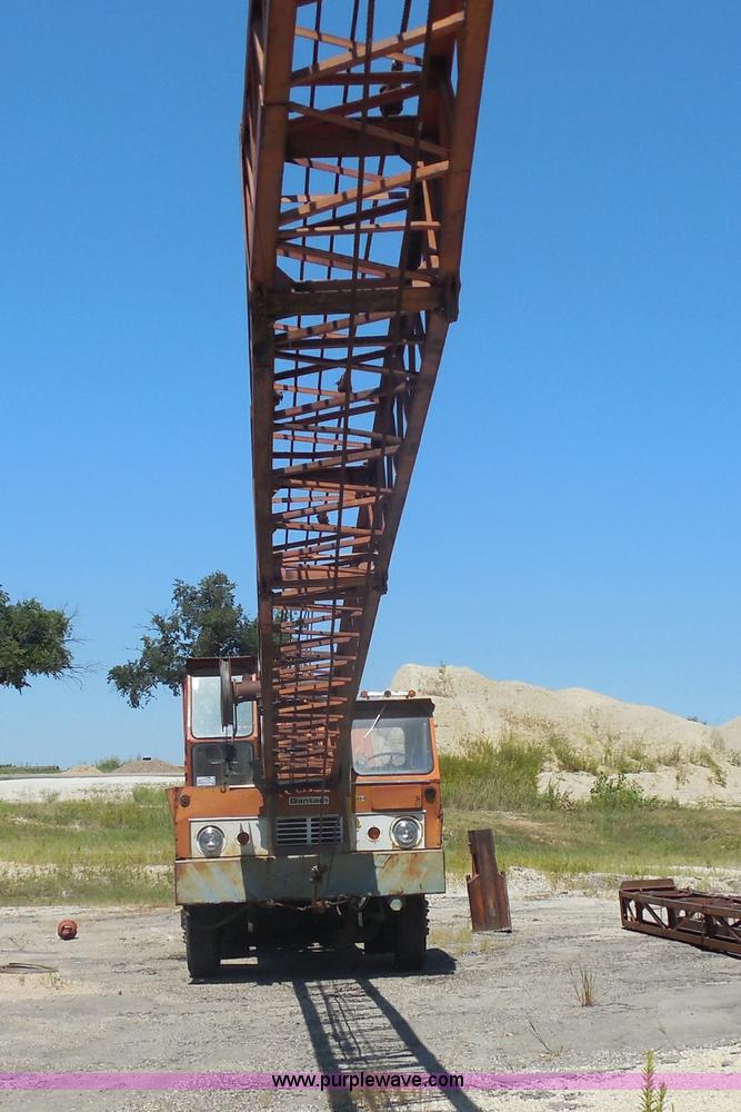 image for item H9785 1975 Bantam T-350 18 ton crane