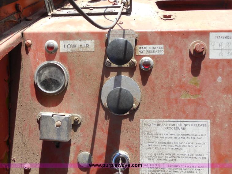 image for item H9785 1975 Bantam T-350 18 ton crane