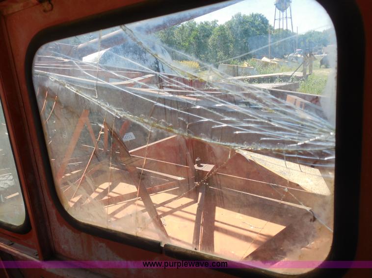 image for item H9785 1975 Bantam T-350 18 ton crane