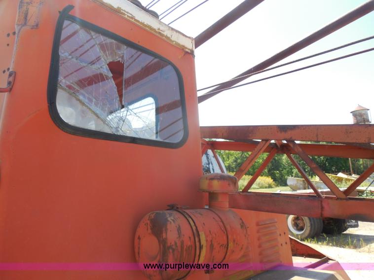 image for item H9785 1975 Bantam T-350 18 ton crane