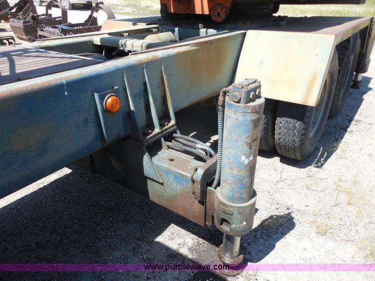 image for item H9785 1975 Bantam T-350 18 ton crane