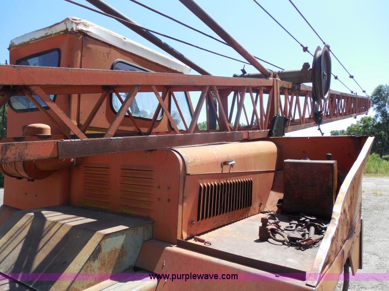image for item H9785 1975 Bantam T-350 18 ton crane