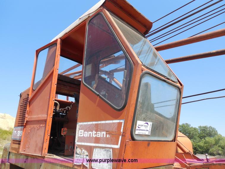 image for item H9785 1975 Bantam T-350 18 ton crane