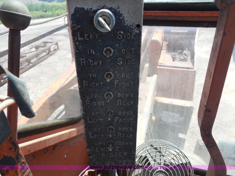 image for item H9785 1975 Bantam T-350 18 ton crane