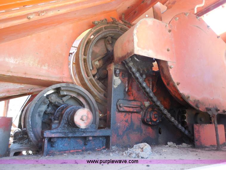 image for item H9785 1975 Bantam T-350 18 ton crane