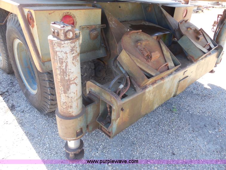 image for item H9785 1975 Bantam T-350 18 ton crane