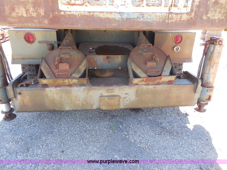 image for item H9785 1975 Bantam T-350 18 ton crane