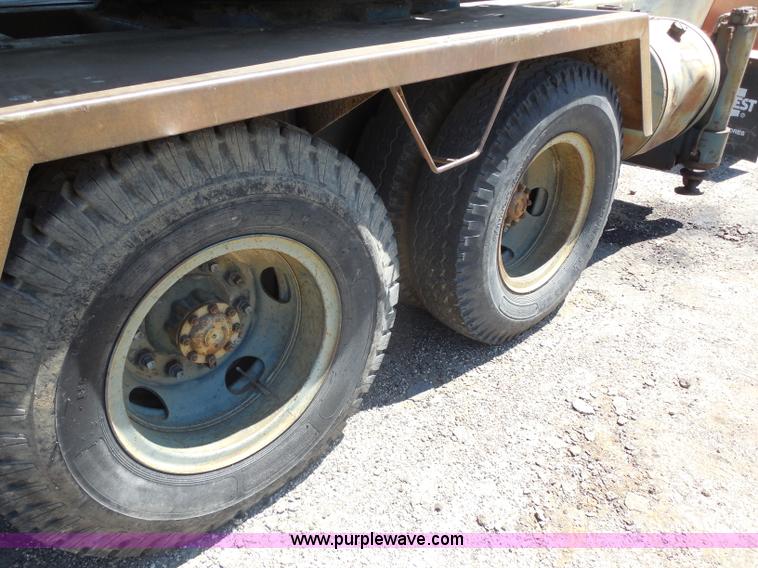 image for item H9785 1975 Bantam T-350 18 ton crane