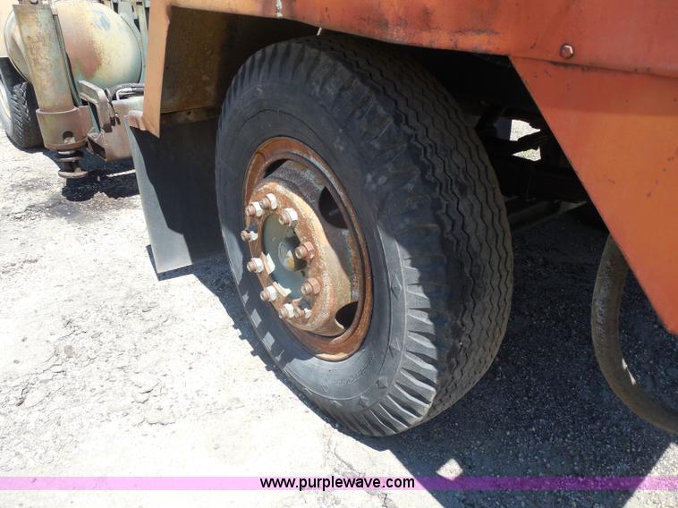 image for item H9785 1975 Bantam T-350 18 ton crane