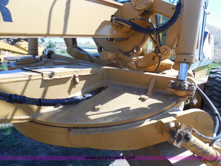 image for item H9806 1992 Dresser 850 articulated motor grader