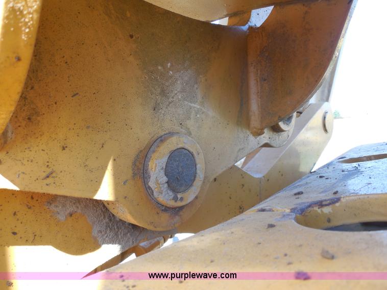 image for item H9806 1992 Dresser 850 articulated motor grader