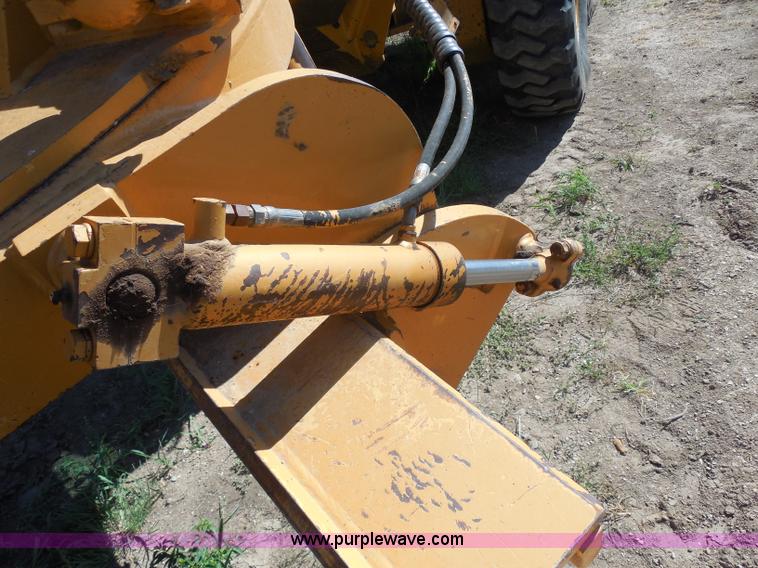 image for item H9806 1992 Dresser 850 articulated motor grader