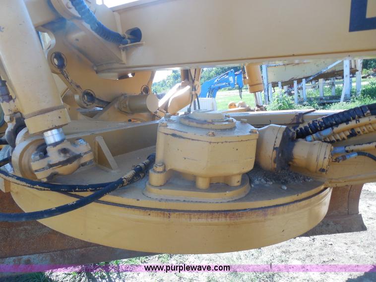 image for item H9806 1992 Dresser 850 articulated motor grader