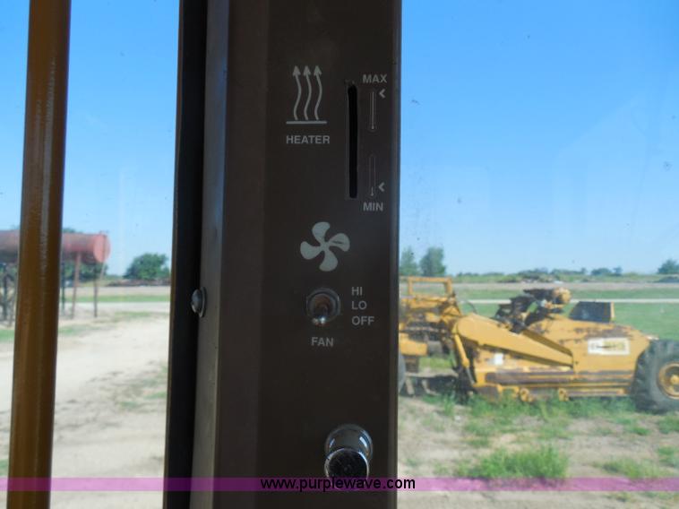 image for item H9806 1992 Dresser 850 articulated motor grader