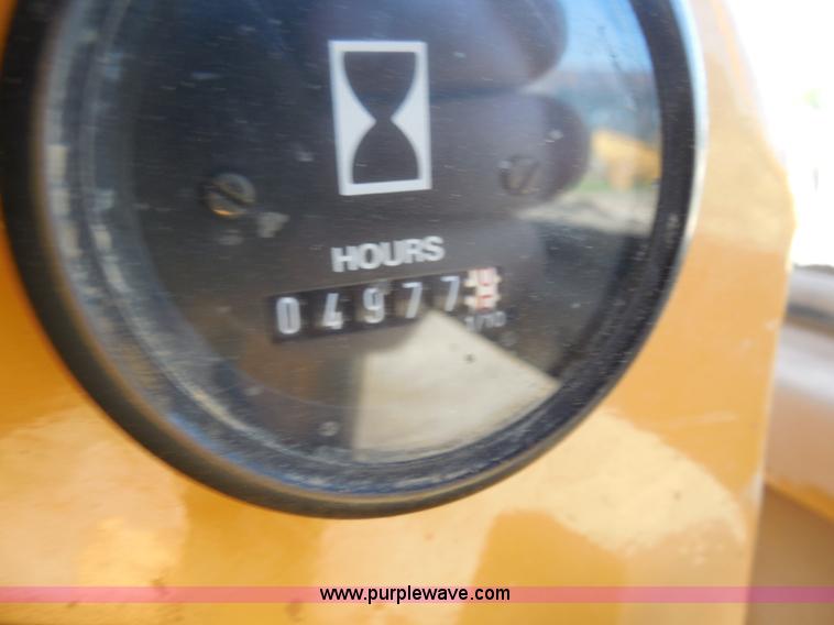 image for item H9806 1992 Dresser 850 articulated motor grader