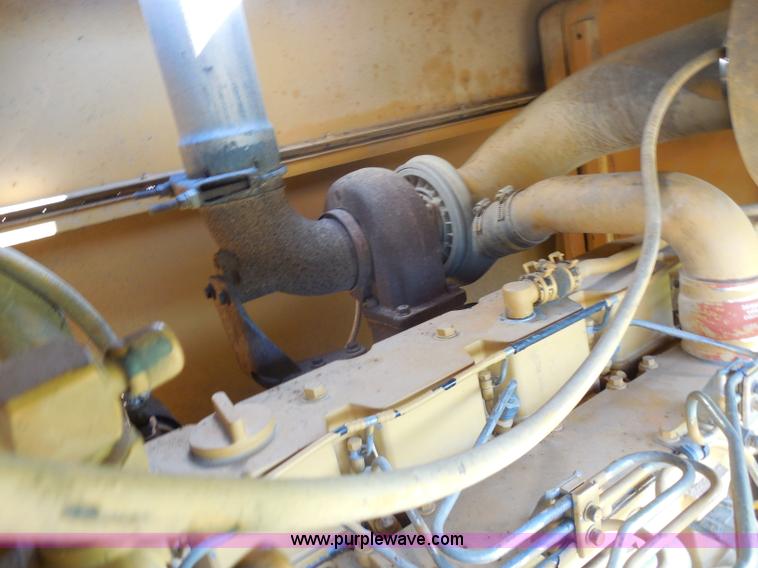 image for item H9806 1992 Dresser 850 articulated motor grader